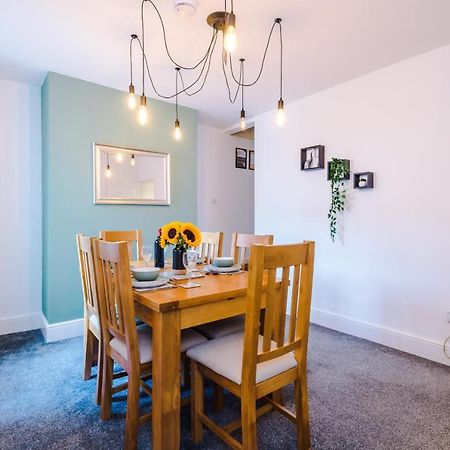 Spacious 2-Bed City-Centre Cottage In Chester By 53 Degrees Property - Ideal For Groups & Couples - Sleeps 6 エクステリア 写真