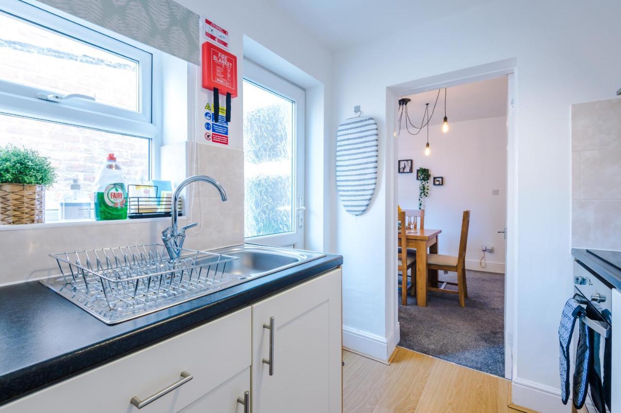 Spacious 2-Bed City-Centre Cottage In Chester By 53 Degrees Property - Ideal For Groups & Couples - Sleeps 6 エクステリア 写真