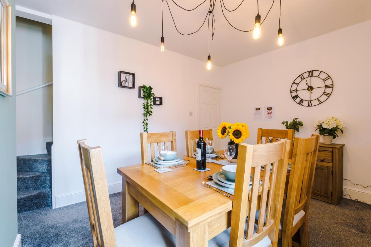 Spacious 2-Bed City-Centre Cottage In Chester By 53 Degrees Property - Ideal For Groups & Couples - Sleeps 6 エクステリア 写真