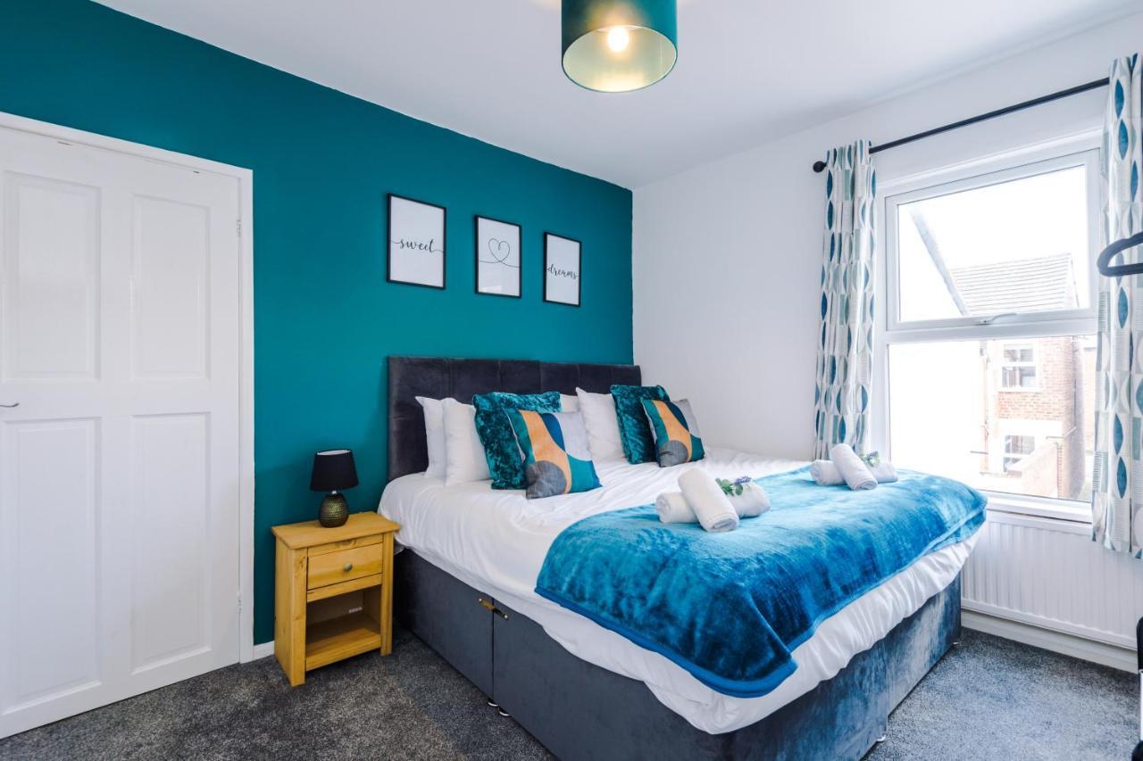 Spacious 2-Bed City-Centre Cottage In Chester By 53 Degrees Property - Ideal For Groups & Couples - Sleeps 6 エクステリア 写真