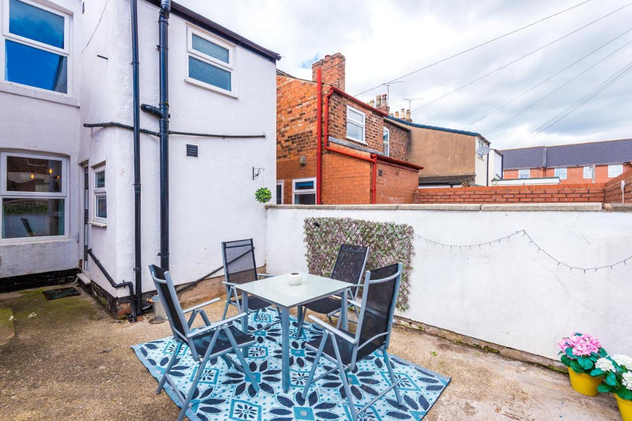 Spacious 2-Bed City-Centre Cottage In Chester By 53 Degrees Property - Ideal For Groups & Couples - Sleeps 6 エクステリア 写真