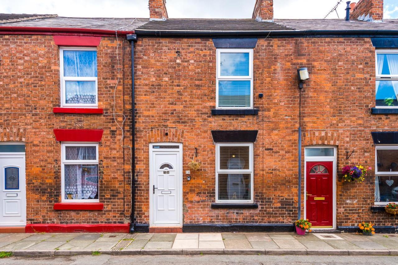 Spacious 2-Bed City-Centre Cottage In Chester By 53 Degrees Property - Ideal For Groups & Couples - Sleeps 6 エクステリア 写真