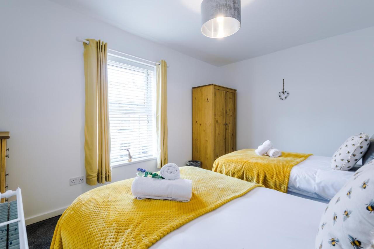 Spacious 2-Bed City-Centre Cottage In Chester By 53 Degrees Property - Ideal For Groups & Couples - Sleeps 6 エクステリア 写真